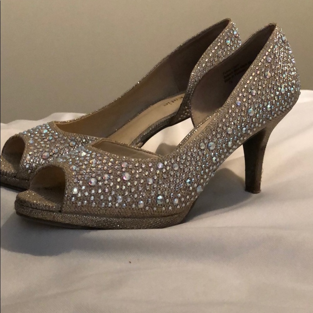 Kelly & Katie Open Toe, Sparkly Heels, Size 7.5. - image 6